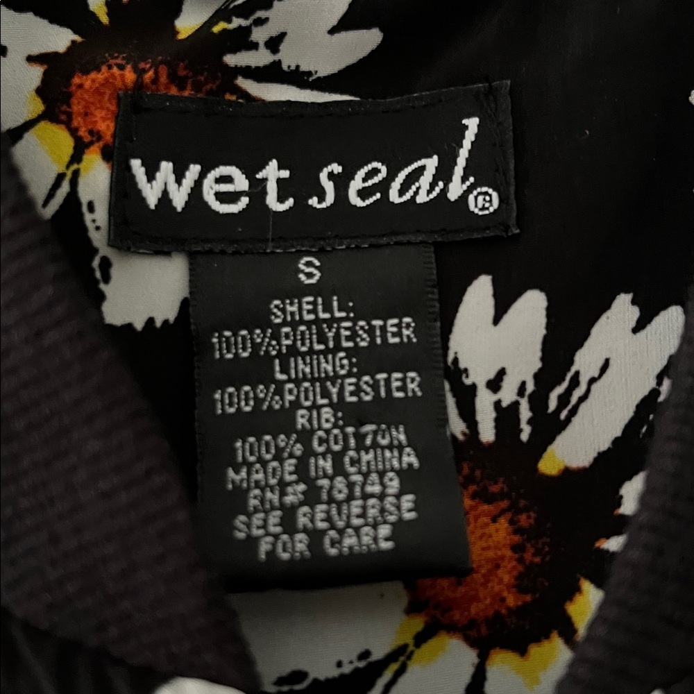 Wet Seal black jacket with white daisies. Size Small. - Picture 2 of 9